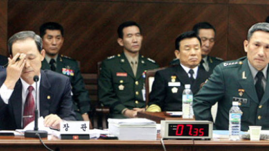 김장수 국방·이재정 통일 … NLL 상반된 발언