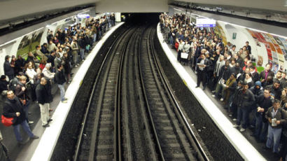 [사진] 파리 지하철 파업 몸살