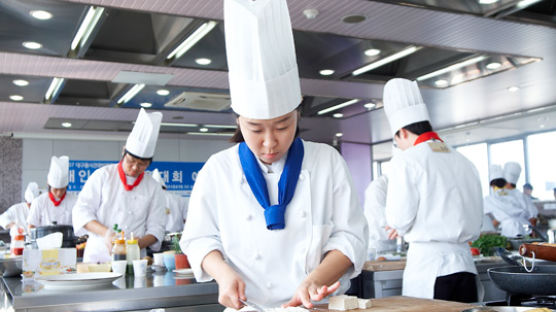 별미 맛보고 ‘쇼’보고 음식의 오묘한 세계로