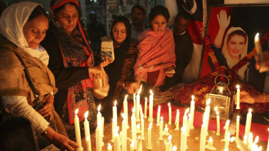 혼돈의 파키스탄 … 정치 불안에 식량 위기…“폭동 전야”