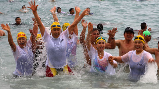 [사진] 서귀포 펭귄 수영대회