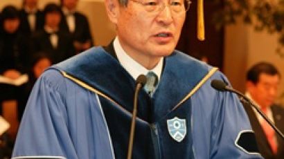 김한중 연세대 신임총장 “품위 있는 개혁으로 세계 속의 대학 될 것”