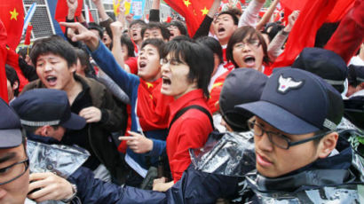 올림픽 성화 봉송 서울서도 충돌