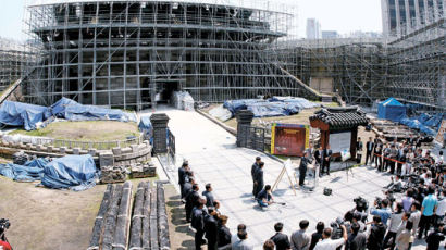 숭례문 화재 100일 … “옛 위용 되찾게 복구” 계획 발표