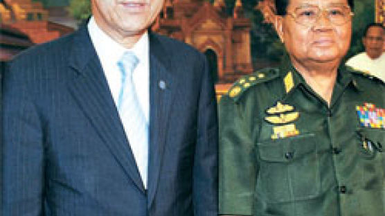 반기문 총장 “미얀마, 해외구호인력 수용키로”