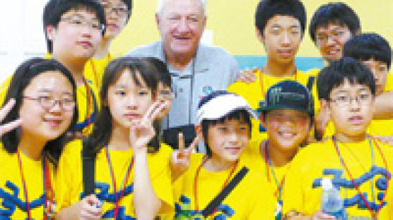 세계학생창의력올림피아드에 참가한 신창초교 발명팀