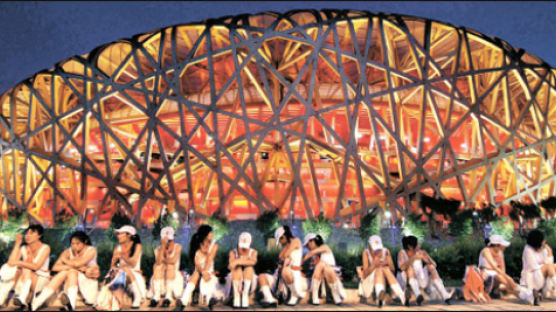 [사진] ‘찜통’ 베이징 … 야간에 개막 연습