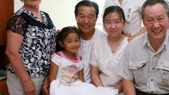 [나눔과 봉사 ‘아름다운 세상’] 몽골 소녀 2명에 온정…무료 수술로 제대로 걷게