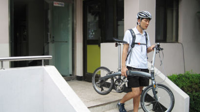 자전거는 도로에서도 지하철에서도 왕따?