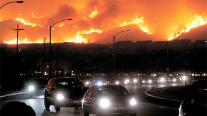 [사진] LA 산불 대피 행렬