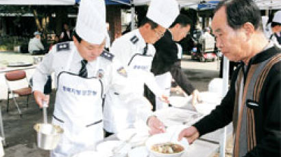 ‘생일’ 맞은 충북지방경찰청 노인 1000명에 따뜻한 점심