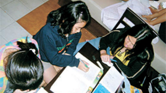 ‘열려라 영어캠프’원어민 강사와 1대1 수업 … 주말엔 전통문화 체험