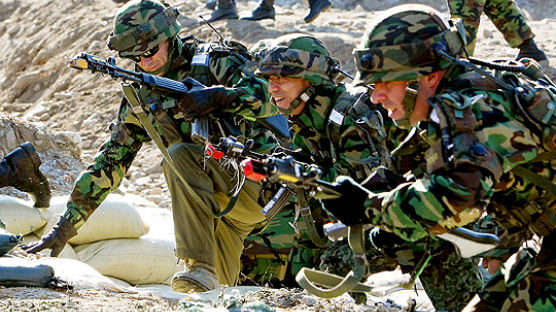[사진] 주한 외국인 무관들의 전투 체험