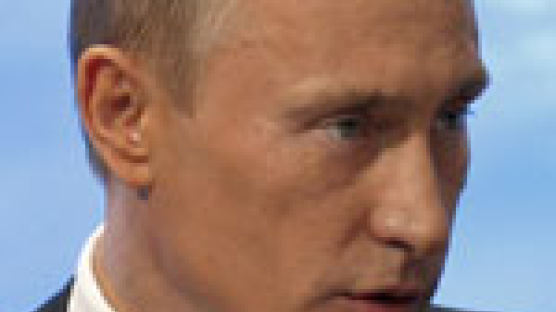 푸틴 “지금이 좋다” 대통령 조기 복귀설 일축