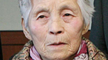 80대 할머니, 두부장사로 모은 1000만원 성금 기탁