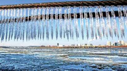 [사진] 한강 첫 결빙 … 추위 16일께 풀릴 듯