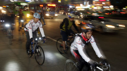 라이트 없는 밤 자전거 음주운전보다 더 위험
