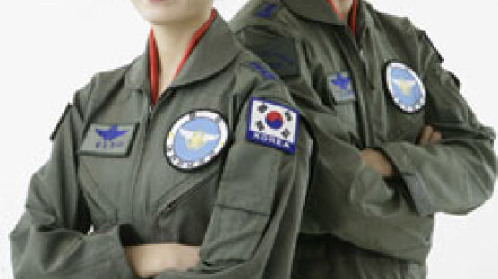 2008 ‘공군을 빛낸 인물’ 탤런트 한효주·고주원씨