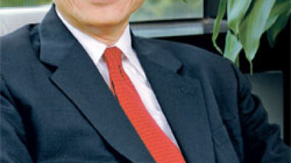 [월요 인터뷰] 동아시아·중국 경제 권위자 라우 홍콩 중문대 총장
