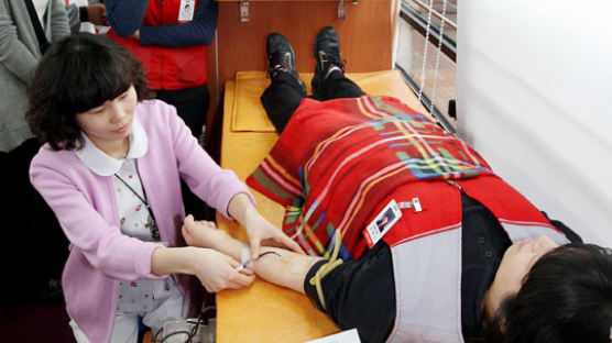 [사진] 헌혈하고 장학금 적립