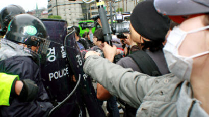 경찰 “서울축제 점거 폭력시위대 전원 처벌”