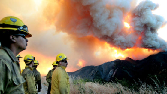 [사진] 캘리포니아 대형 산불 … 1만2000여 명 긴급 대피