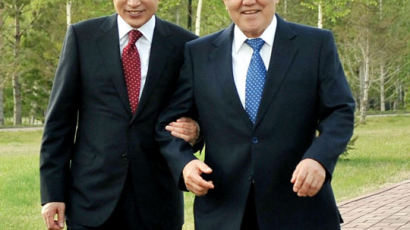 이 대통령-나자르바예프 ‘사우나 회동’