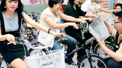 [사진] 자전거 타고 장 보러 오세요