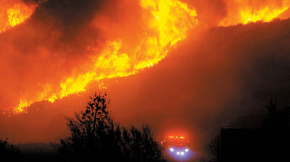 [사진] 캘리포니아 또 산불 … 비상사태 선포