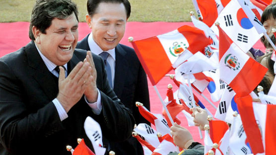 “한국의 모든 게 너무 좋다” 페루 대통령 하룻밤 더 체류