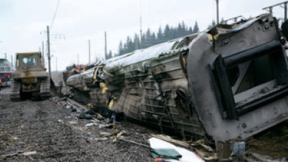 “39명 숨진 러 열차사고는 테러”