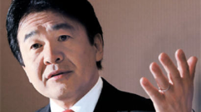 [Close-up] “일본 자민당의 몰락은 저항 두려워 개혁 포기한 탓”
