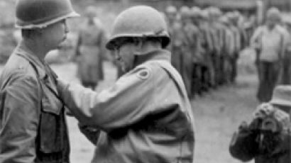 [6·25 전쟁 60년] 운산 전투 - 적유령 산맥의 중공군 ⑨ 전장에서 만난 영웅
