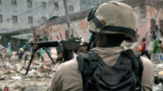 아이티 대통령궁 인근서 총격 사태