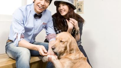 [사진] 이승기, 고은아+강아지와 즐거운 시간