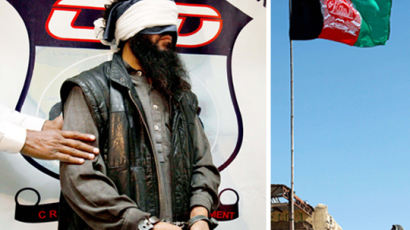 [사진] 수갑 찬 탈레반 지도자 … 거점 장악한 정부군