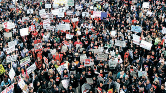 [사진] 미 전역서 등록금 인상 항의 시위