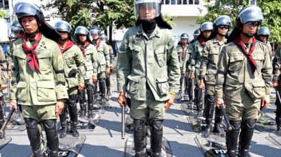 태국 방콕 주말 100만 명 시위 곳곳 무장 군경 … 사실상 계엄