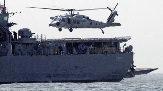 [사진] 실종자 가족 헬기타고 성인봉함 도착