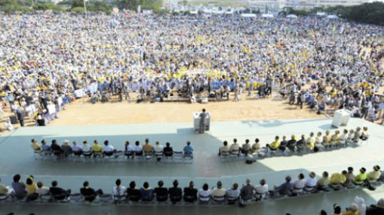 [사진] “미군은 오키나와 나가라” 9만 명 시위