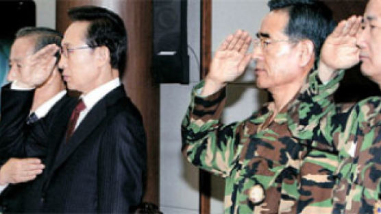 김태영 국방 “적 기습공격 … 명백한 침략행위”