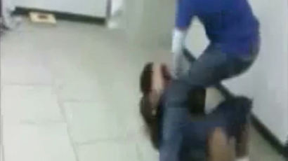 [사진] 美여교사, 폭행은 폭행으로! '동영상 파문'