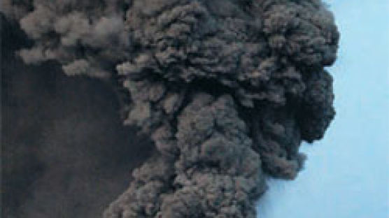 “아이슬란드 화산 폭발 이제 시작”