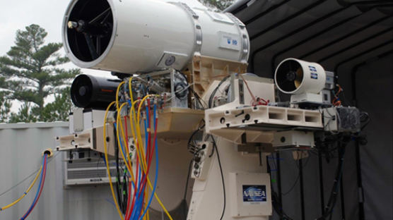 [사진]미 해군 레이저로 무인 비행기(UAV) 격추 성공