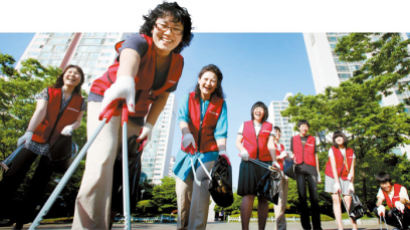 휴지 줍고 이웃 챙기고…우리 동네 가꾸기, 너 나 없죠