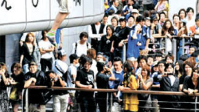 [월드컵] ‘16강 일본’ 열도가 뒤집어지다