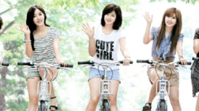 “스트레스 해소 자전거가 최고” 걸그룹 티아라도 도심 달린다