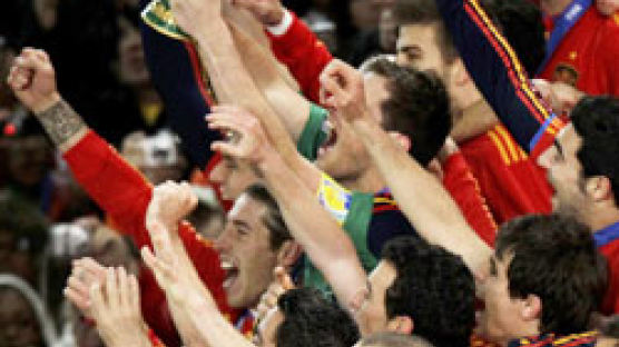 스페인 첫 우승 … 원동력은 ‘바르셀로나의 힘’