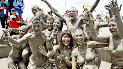 [사진] 진흙탕이 좋아 … 보령머드축제
