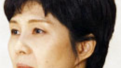 일본 간 김현희, 1977년 납북된 메구미 부모 만나